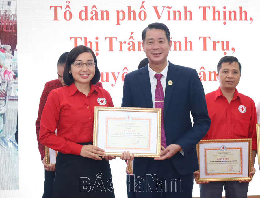 Một cán bộ Hội Chữ thập đỏ 30 lần hiến máu tình nguyện