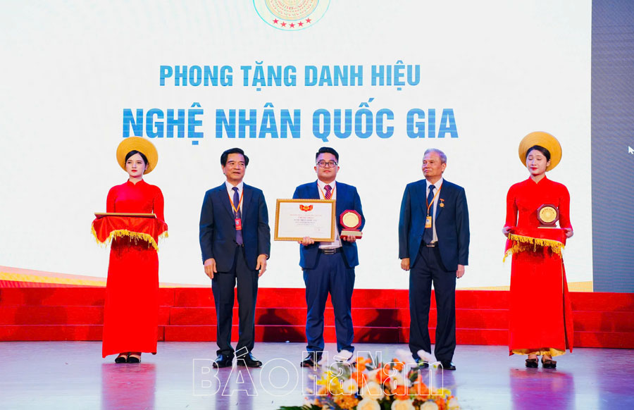 Khơi dậy hồn sen Việt từ nông sản công nghệ cao Hà Nam