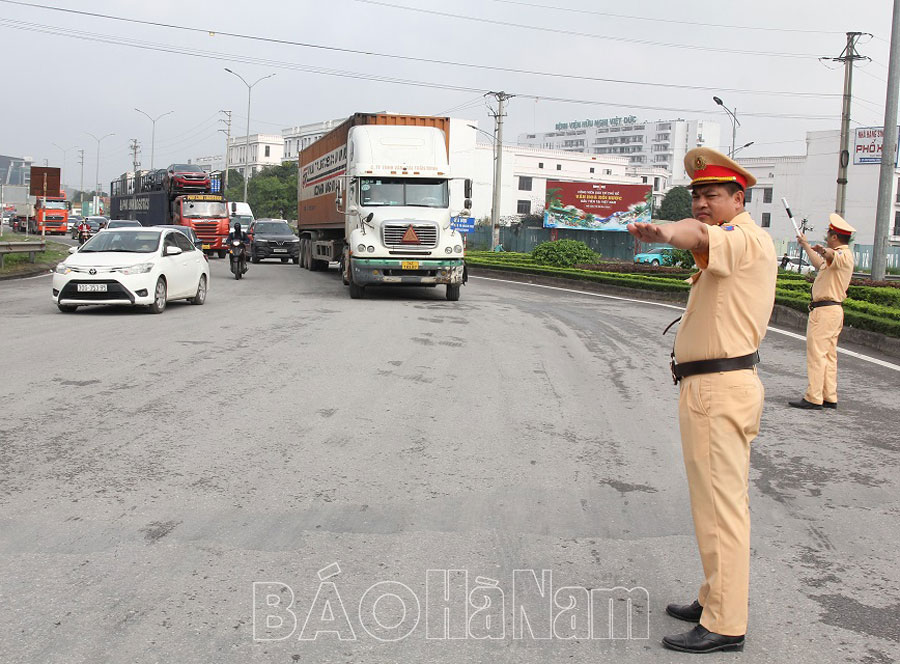 Đẩy mạnh tuyên truyền, nâng cao ý thức chấp hành pháp luật về TTATGT