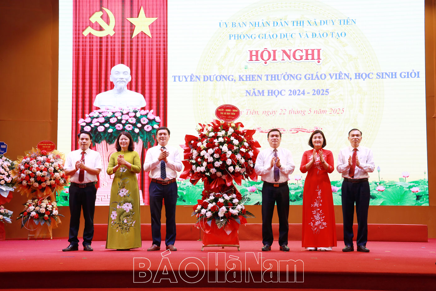 Thị xã Duy Tiên tuyên dương, khen thưởng giáo viên, học sinh giỏi năm học 2024 – 2025