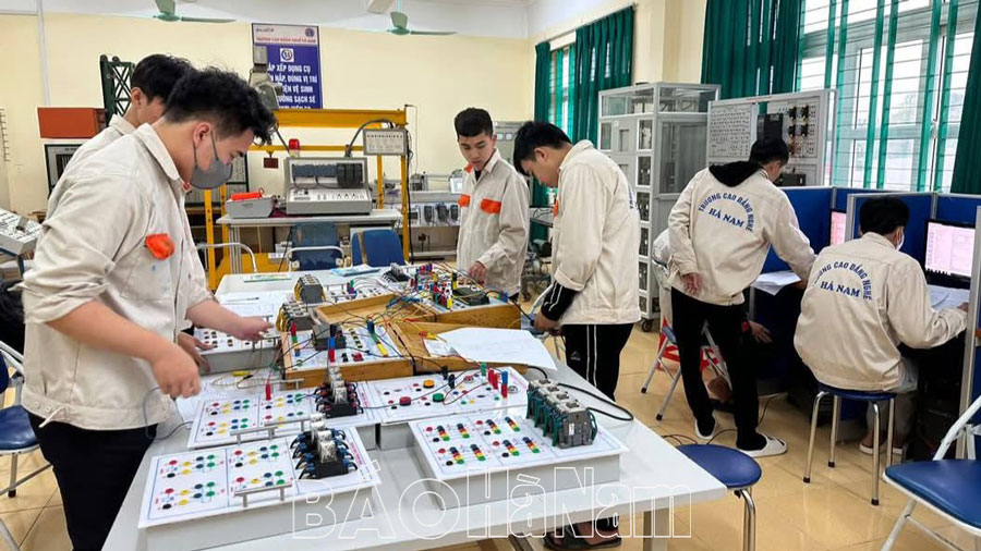 Ứng dụng công nghệ thông tin trong đào tạo nghề tại Trường Cao đẳng Nghề Hà Nam