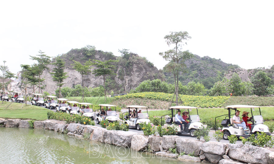 Đoàn famtrip khảo sát, trải nghiệm các khu, điểm du lịch nổi bật của tỉnh