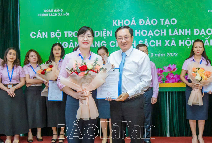 Nữ Giám đốc Phòng Giao dịch Ngân hàng Chính sách xã hội tận tụy vì dân