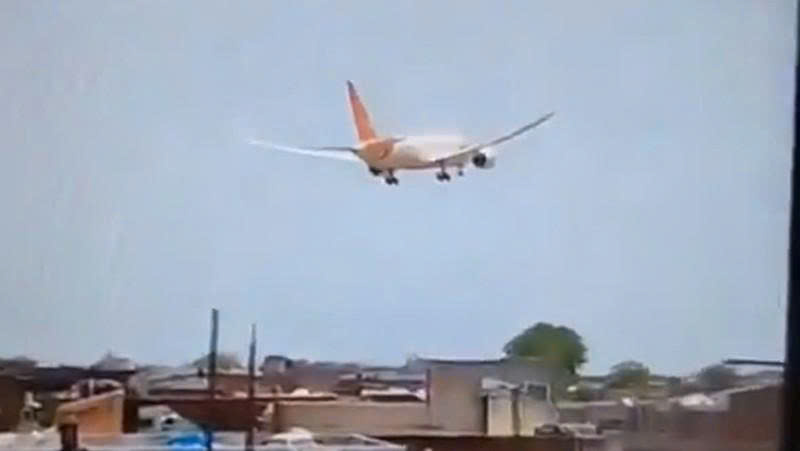 Air India xác nhận máy bay gặp nạn chở 242 người