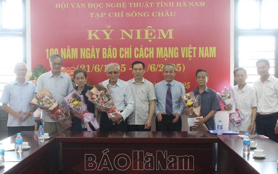 Gặp mặt tri ân các thế hệ lãnh đạo Tạp chí Sông Châu