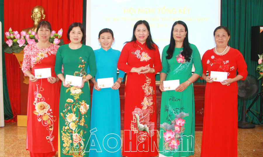 Hơn 4.000 lượt người được vay vốn từ Dự án tài chính vi mô  "Quỹ khởi đầu mới"