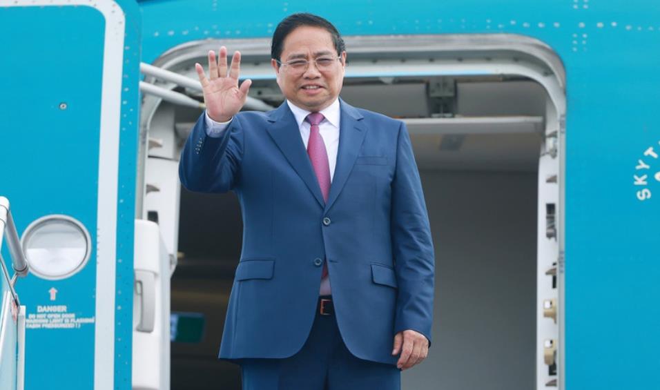Thủ tướng lên đường dự Hội nghị WEF 16 Thiên Tân và làm việc tại Trung Quốc