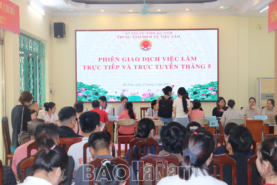 Thị trường lao động phát triển chưa bền vững