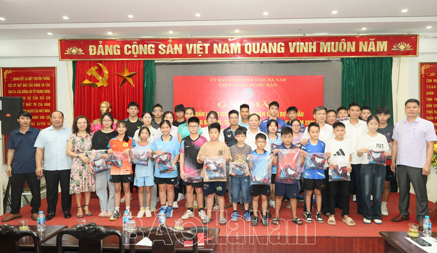 Liên đoàn Bóng bàn tỉnh gặp mặt HLV, VĐV tham gia thi đấu Giải vô địch Bóng bàn trẻ, thiếu niên, nhi đồng quốc gia 2025