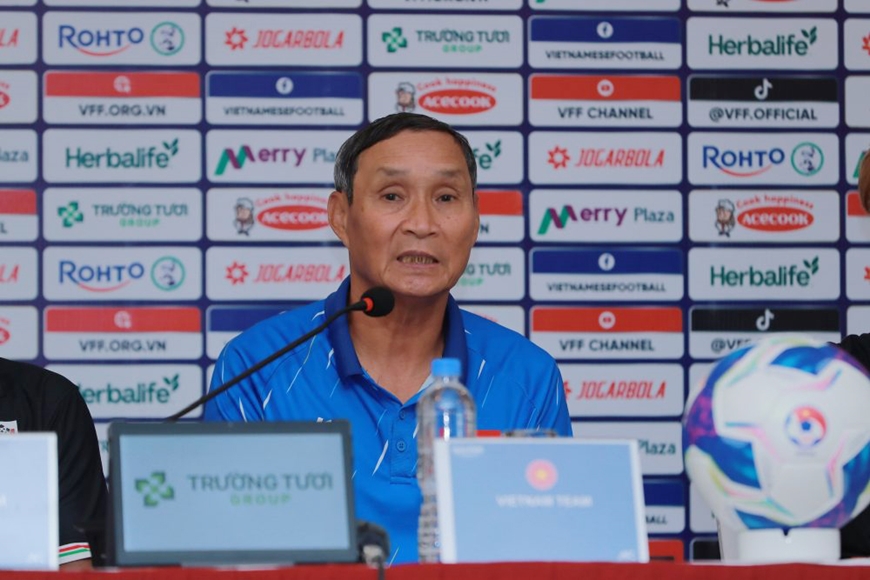 HLV Mai Đức Chung: Đội tuyển nữ Việt Nam đặt mục tiêu đứng đầu bảng