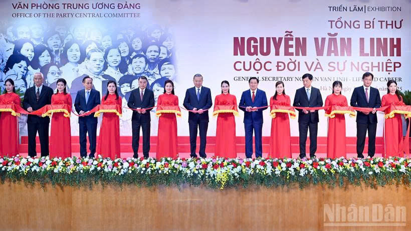 Khai mạc Triển lãm “Tổng Bí thư Nguyễn Văn Linh - Cuộc đời và sự nghiệp”