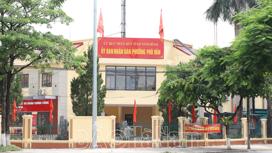 Các xã, phường chỉnh trang trụ sở, gắn biển tên mới chuẩn bị vận hành chính quyền địa phương 2 cấp