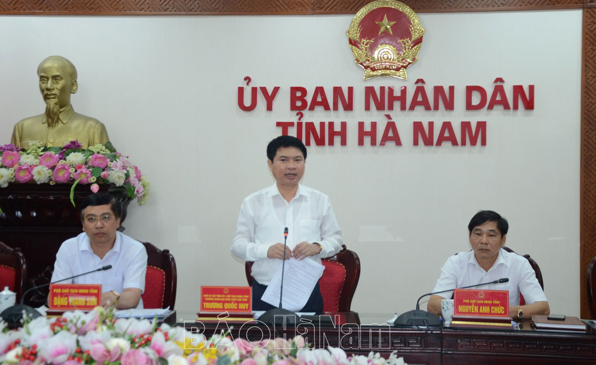 UBND tỉnh thảo luận các nội dung trình tại Kỳ họp thường lệ giữa năm 2023