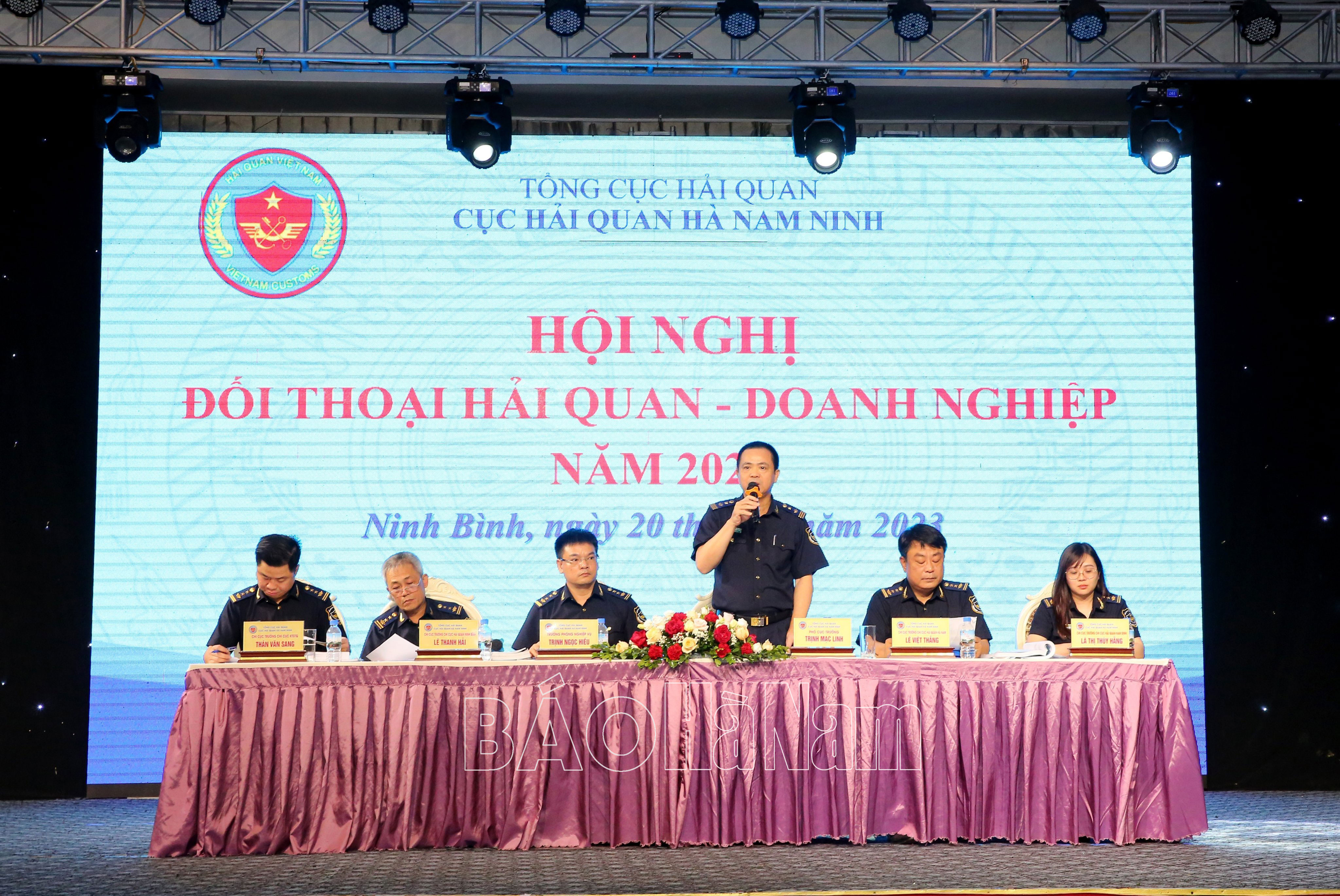 Cục Hải quan Hà Nam Ninh đối thoại với các doanh nghiệp