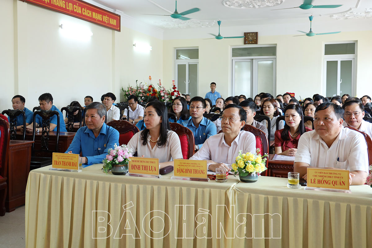 Công bố quyết định bổ nhiệm Chủ tịch Liên đoàn Lao động tỉnh