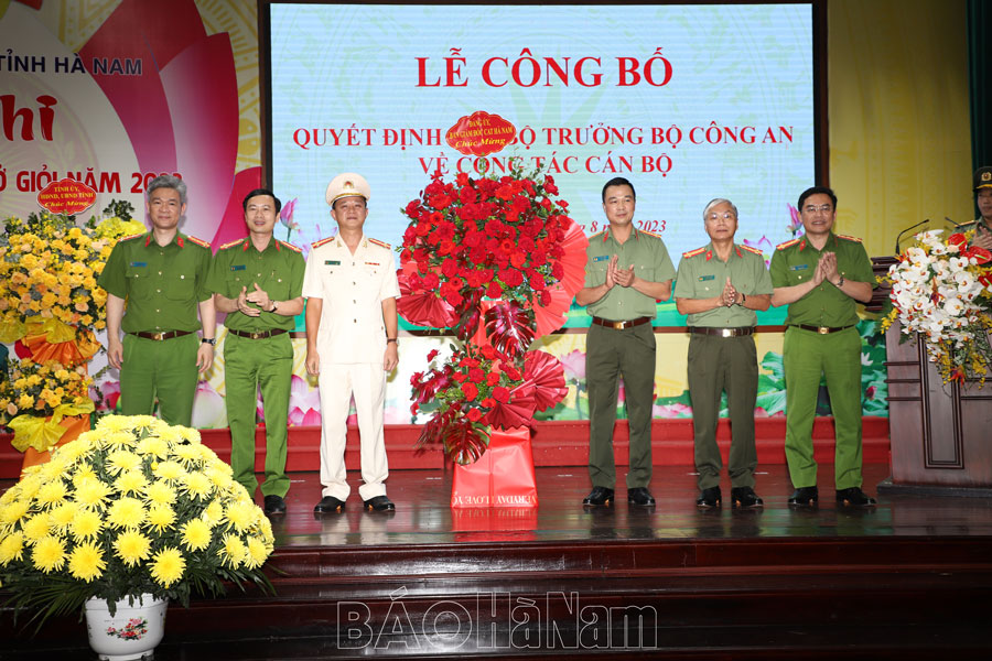 Công bố quyết định của Bộ trưởng Bộ Công an về điều động và bổ nhiệm Phó Giám đốc Công an tỉnh Hà Nam