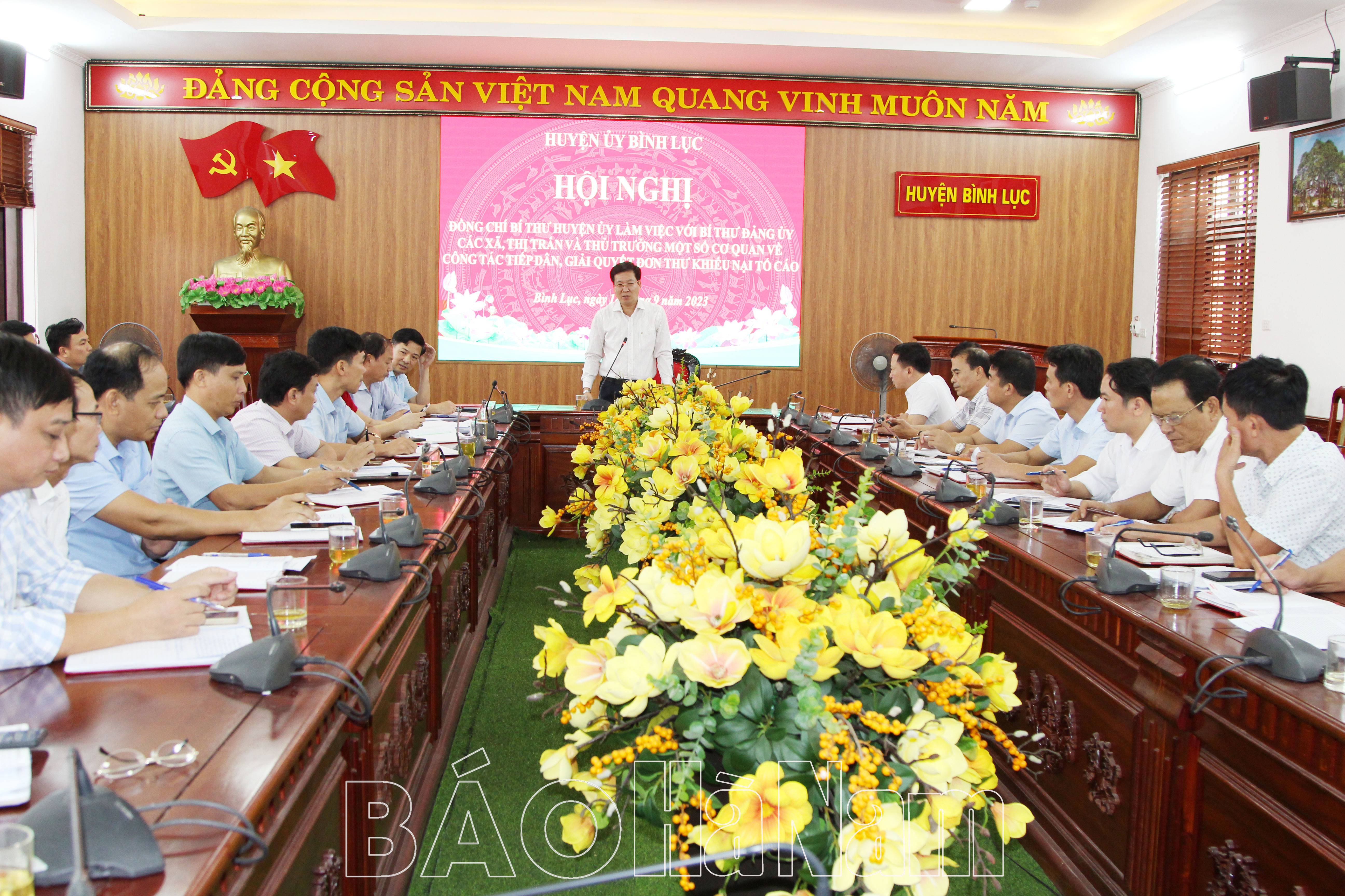 Bí thư Huyện ủy Bình Lục làm việc với bí thư đảng ủy các xã, thị trấn, thủ trưởng các cơ quan liên quan về công tác tiếp công dân, giải quyết KNTC