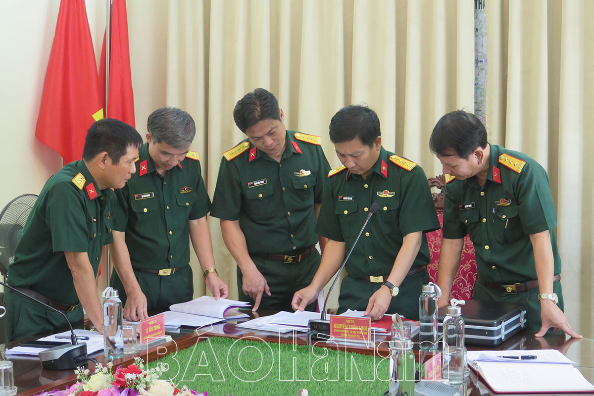 Ban chỉ đạo 1389 Quân khu 3 kiểm tra hoạt động tại Bộ CHQS tỉnh và Ban CHQS thành phố Phủ Lý