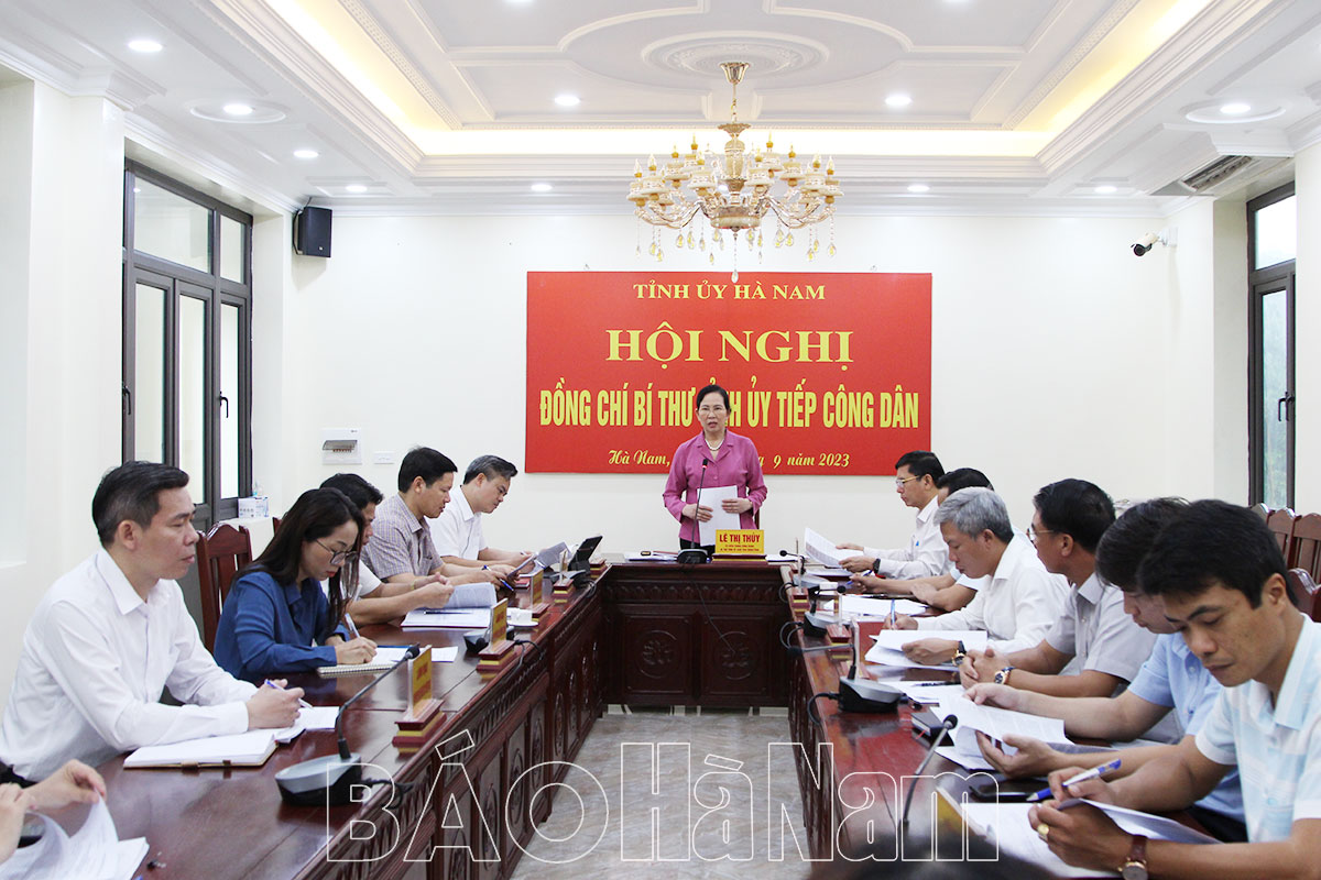 Đồng chí Bí thư Tỉnh ủy Lê Thị Thủy tiếp công dân định kỳ tháng 9