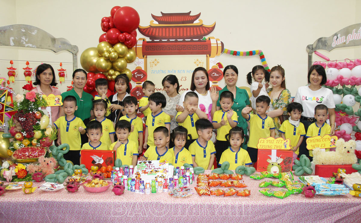 Trường Mầm non Hoa Sen tổ chức nhiều hoạt động vui Tết Trung thu cho trẻ em