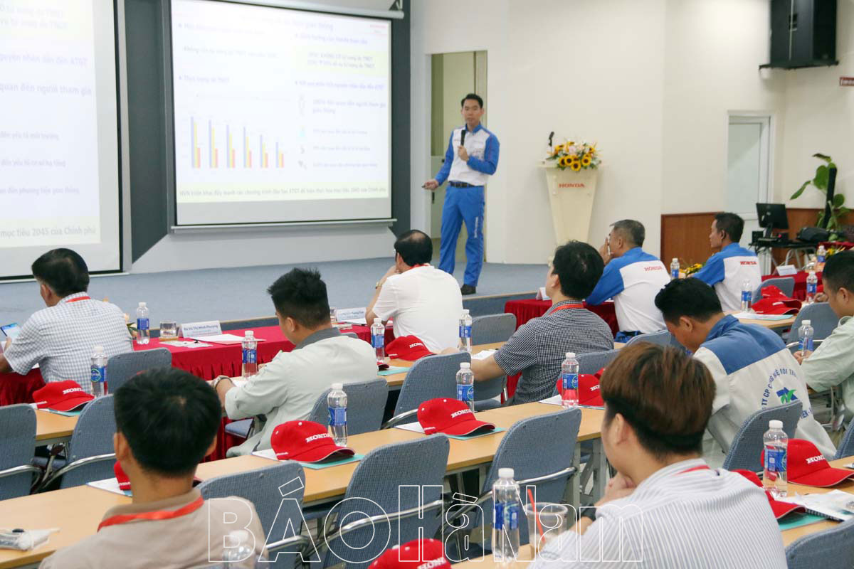 Hội thảo hoạt động đào tạo kiến thức an toàn giao thông cho nhân viên tại doanh nghiệp