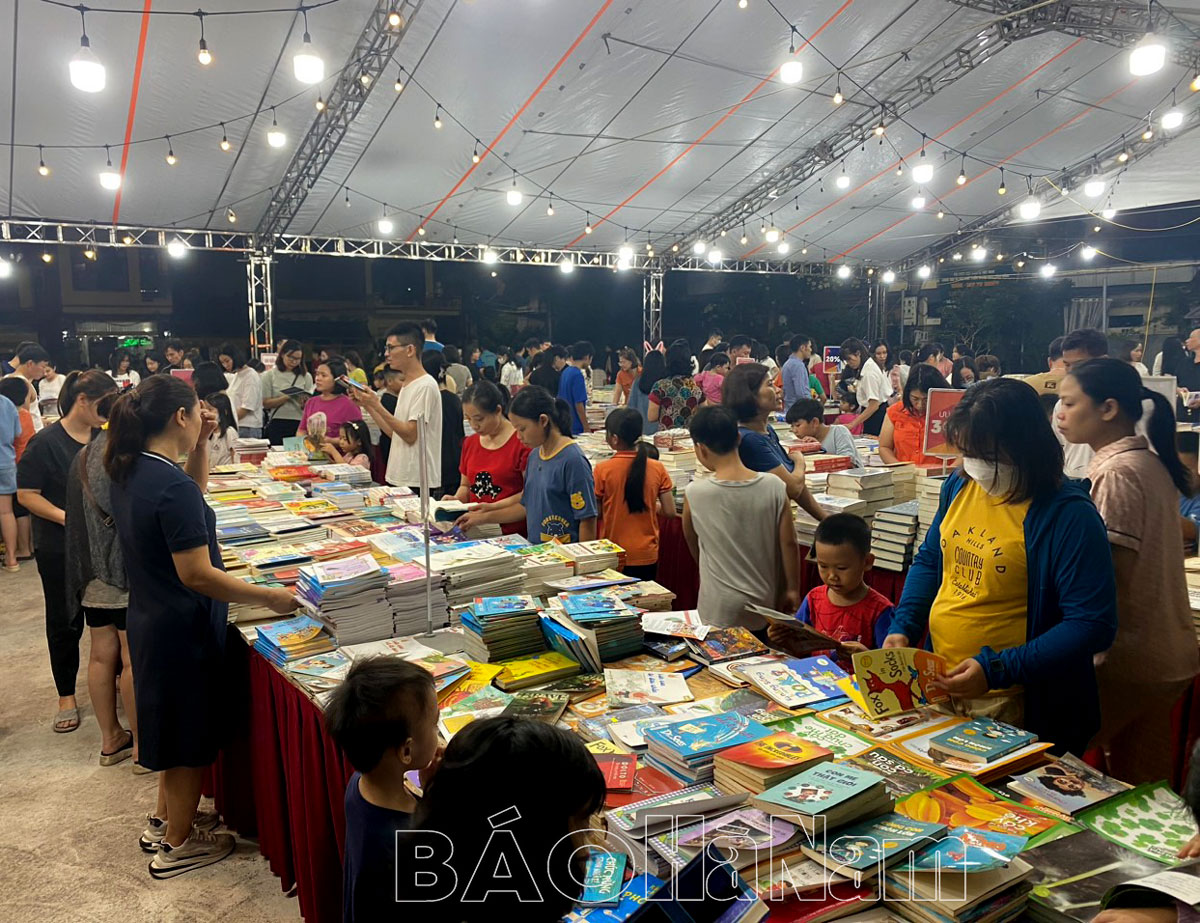 Hội sách Khuyến học Hà Nam năm 2023 thu hút hàng nghìn lượt người tham gia