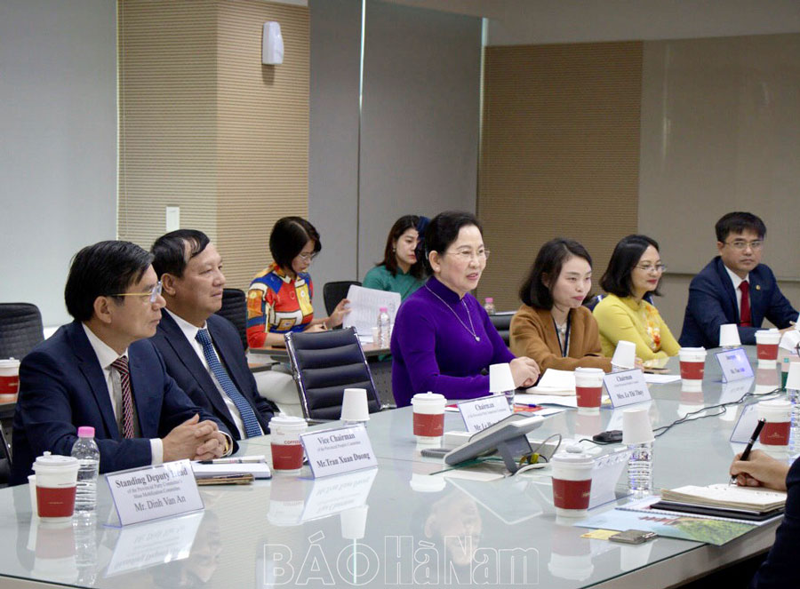 Đồng chí Bí thư Tỉnh ủy Lê Thị Thủy làm việc với Công ty Anam Electronics (Hàn Quốc)