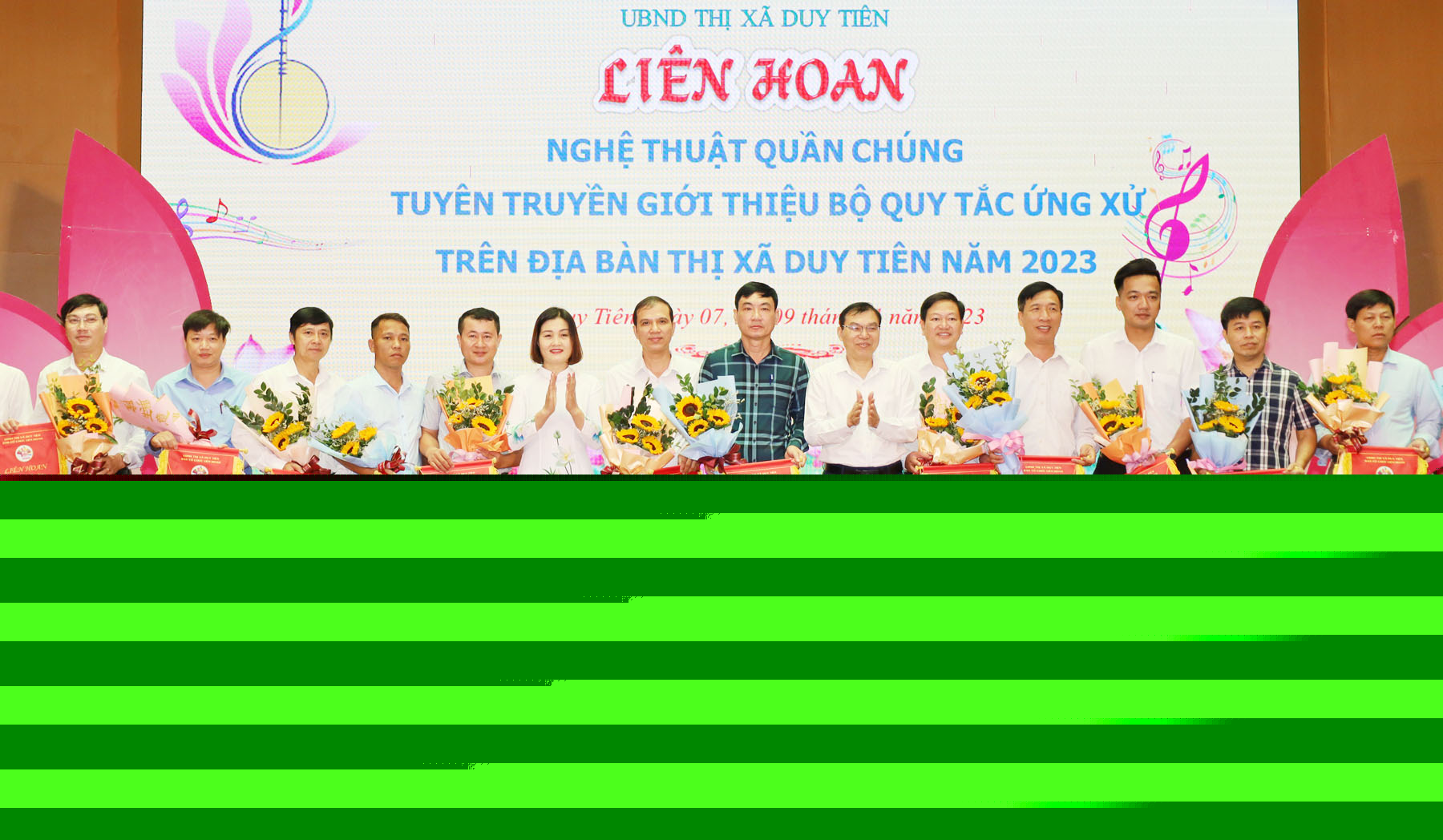 Thị xã Duy Tiên khai mạc Liên hoan Nghệ thuật quần chúng, tuyên truyền giới thiệu Bộ Quy tắc ứng xử trên địa bàn