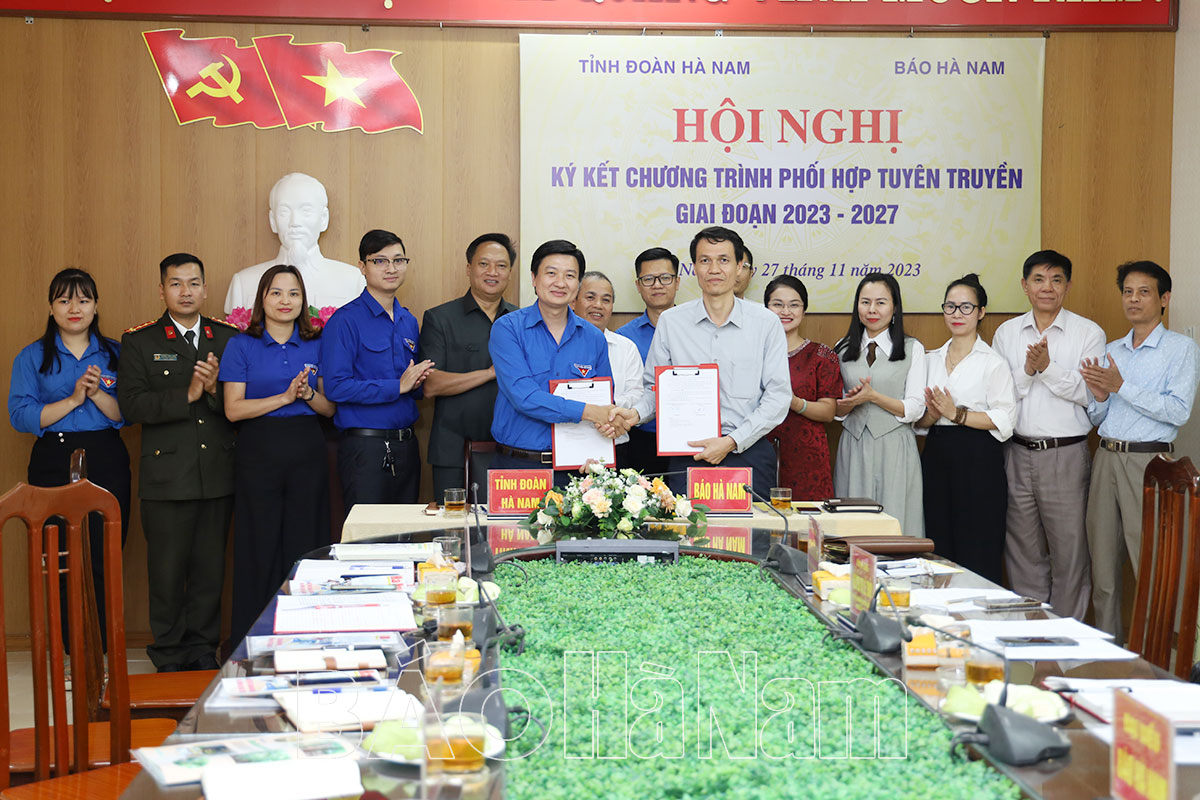 Ký kết Chương trình phối hợp tuyên truyền giữa Tỉnh đoàn và Báo Hà Nam giai đoạn 2023-2027