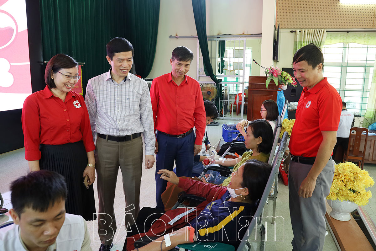 Lý Nhân hiến tặng 319 đơn vị máu trong ngày đầu hưởng ứng Lễ hội Xuân hồng 2024