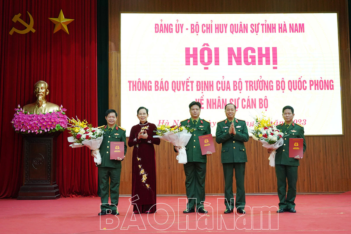 Thông báo quyết định của Bộ trưởng Bộ Quốc phòng về nhân sự cán bộ của Bộ Chỉ huy Quân sự tỉnh Hà Nam