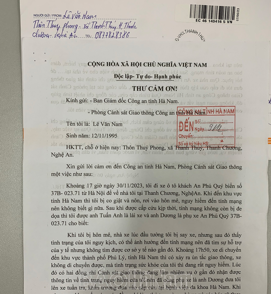 Cảnh sát giao thông Công an Hà Nam kịp thời giúp đỡ nam thanh niên bị co giật, hôn mê đi cấp cứu