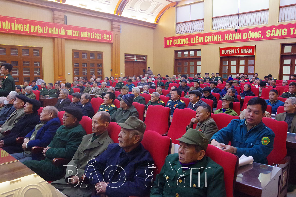 Huyện Lý Nhân tổ chức gặp mặt cán bộ quân đội nghỉ hưu, nghỉ công tác