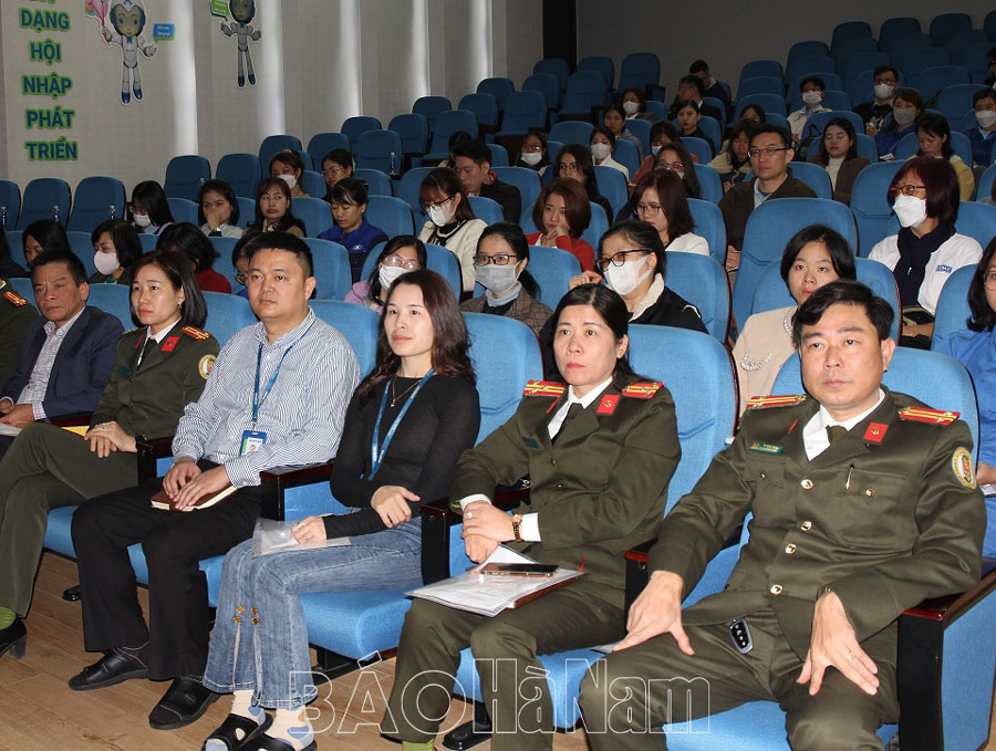 Tuyên truyền nâng cao ý thức chấp hành pháp luật cho các cơ quan, doanh nghiệp sử dụng lao động nước ngoài trên địa bàn tỉnh