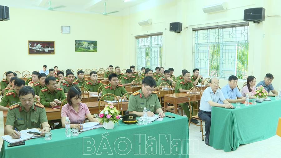 Thanh Liêm khai giảng lớp Sơ cấp LLCT cho cán bộ, chiến sỹ Công an huyện