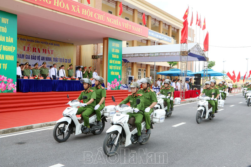Kim Bảng ra mắt lực lượng tham gia bảo vệ an ninh, trật tự ở cơ sở