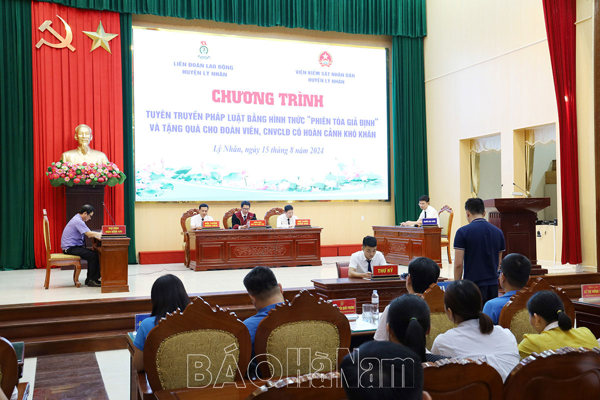 Tuyên truyền pháp luật bằng hình thức “Phiên tòa giả định” tại Lý Nhân