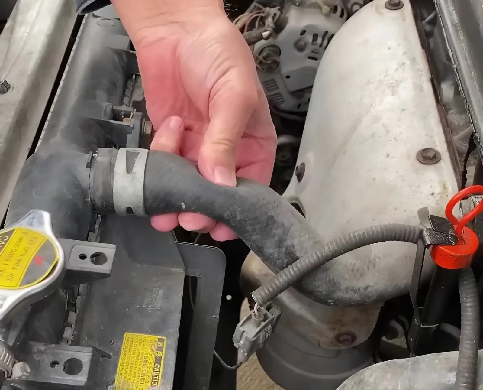 Mẹo kiểm tra ống dẫn trong ô tô đơn giản giúp tránh phát sinh sửa chữa về sau