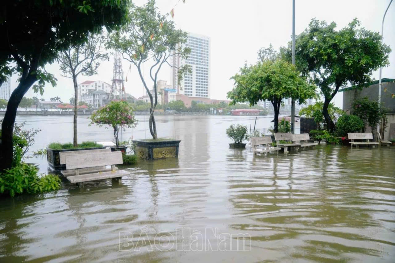 Bảo đảm an toàn hạ du khi vận hành hồ thủy điện Hòa Bình, Tuyên Quang