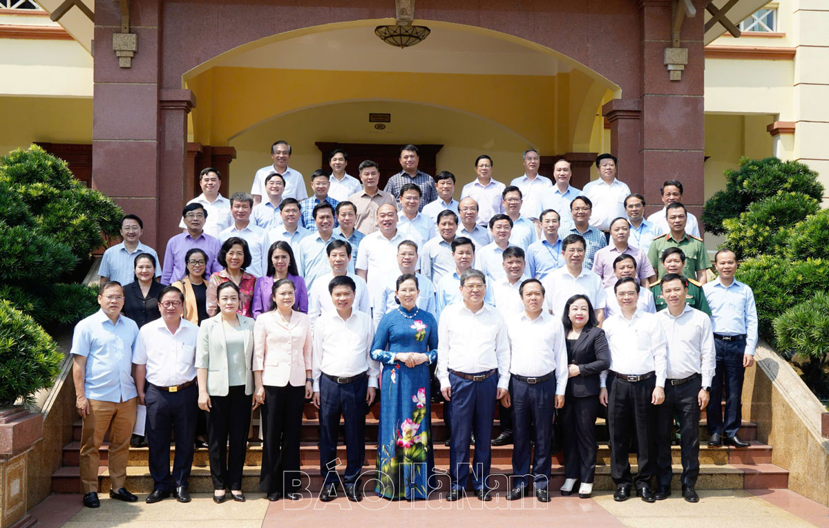 Đoàn cán bộ lớp Bồi dưỡng quy hoạch Ủy viên Trung ương Đảng làm việc với Ban Thường vụ Tỉnh ủy