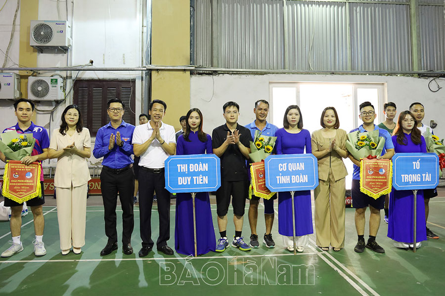 24 vận động viên tranh tài tại Giải Pickleball cán bộ đoàn, hội chuyên trách tỉnh năm 2024