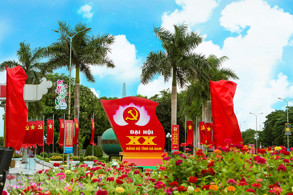 Đẩy mạnh thi đua yêu nước chào mừng đại hội đảng bộ các cấp tiến tới Đại hội đại biểu toàn quốc lần thứ XIV