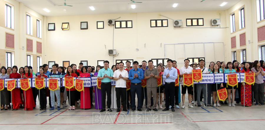 Hơn 440 VĐV tham gia Hội thao ngành Giáo dục năm 2024