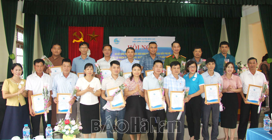 Hội LHPN kết nạp hơn 270 hội viên danh dự là nam giới