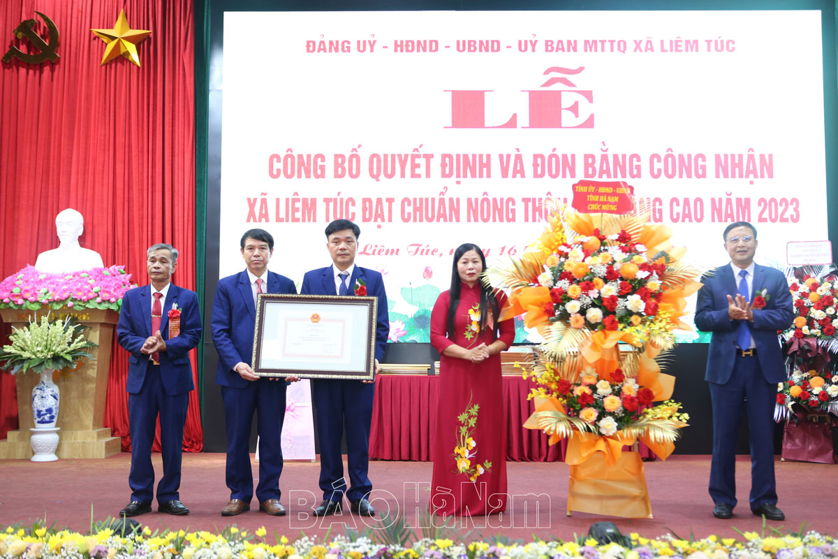 Liêm Túc đón Bằng công nhận đạt chuẩn nông thôn mới nâng cao