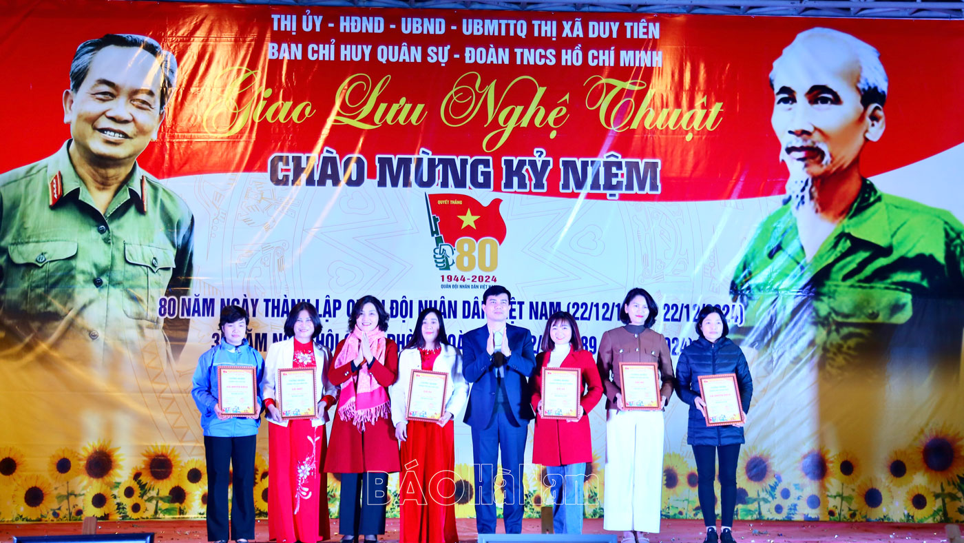 Duy Tiên giao lưu nghệ thuật chào mừng Kỷ niệm 80 năm Ngày thành lập Quân đội nhân dân Việt Nam