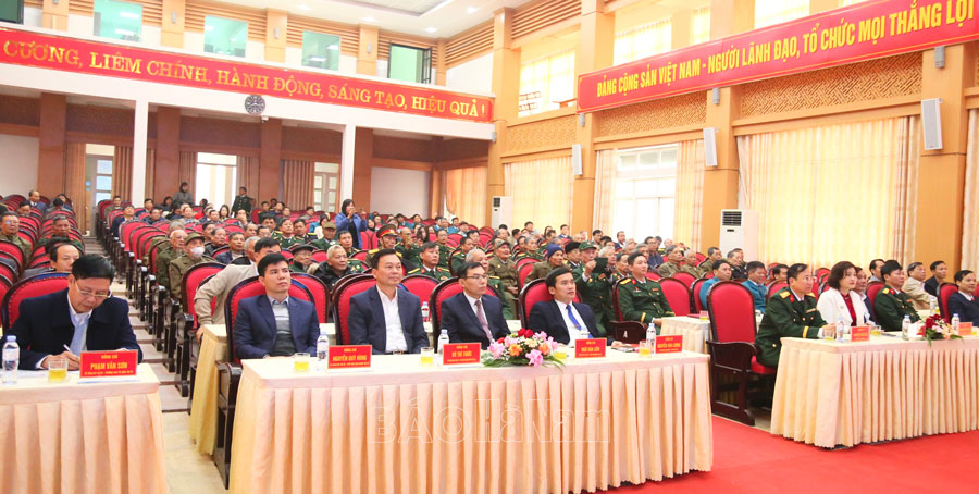 Thị xã Duy Tiên tổ chức gặp mặt cán bộ quân đội nghỉ hưu trên địa bàn