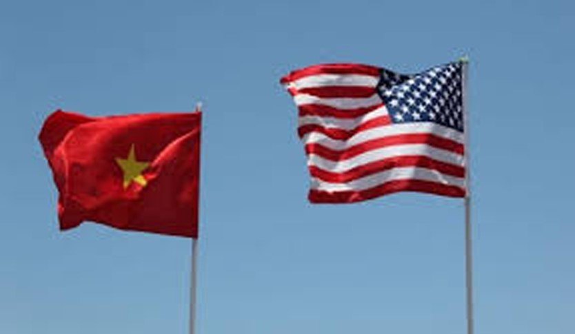 Trò “chọc gậy” lỗi thời và thiển cận