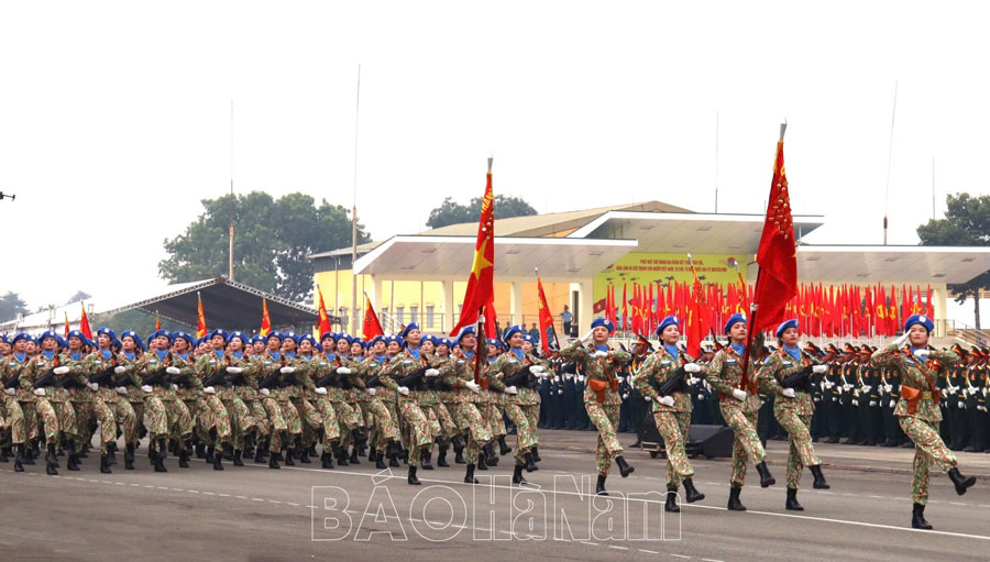 Cán bộ, chiến sỹ quân nhân Hà Nam tham gia diễu binh, diễu hành mừng ngày hội thống nhất non sông