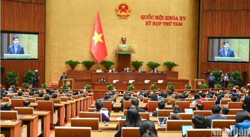 Bộ Chính trị ban hành Nghị quyết về đổi mới công tác xây dựng và thi hành pháp luật